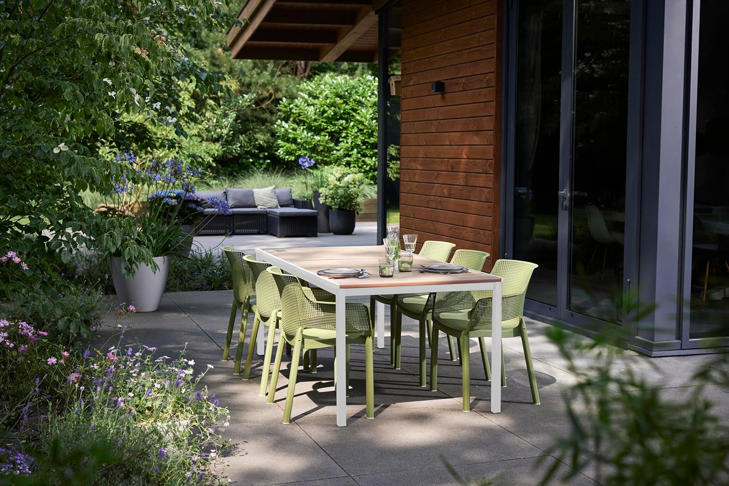 Avon - Table de Salle à Manger rectangulaire extérieure, Jardin, terrasse, 200 x 95 x 75 cm, capacité 8 Personnes, résine, Plateau Finition Imitation Bois, Cadre Blanc