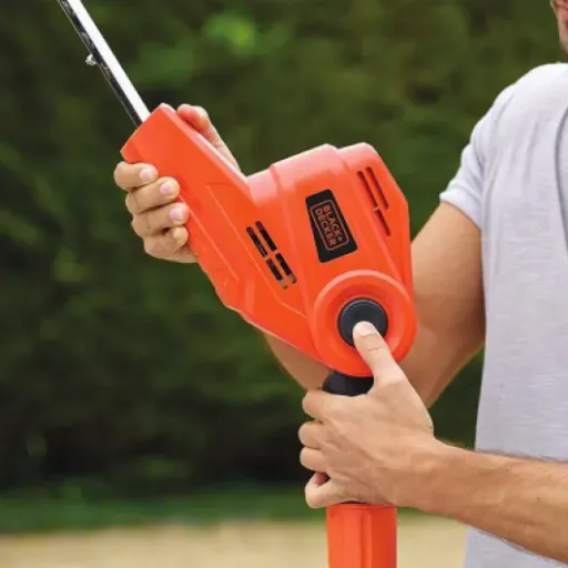 Test BLACK+DECKER PH5551-QS : le taille-haies sur perche qui fait le job, mais qui tire bien sur les bras