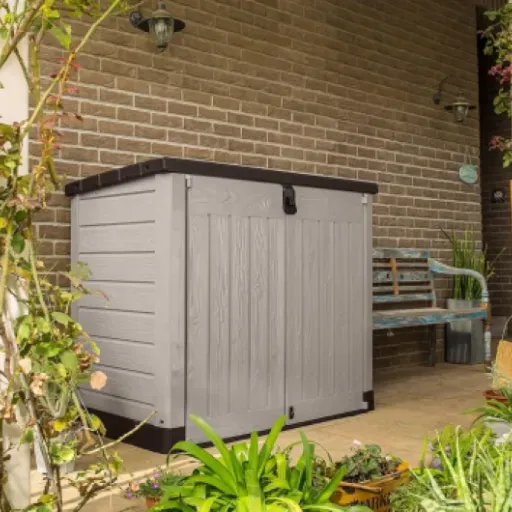 Test Keter Abri Horizontal Range Poubelle SIO Pro : le box plastique qui fait le job pour les poubelles et le bazar du jardin