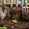 Bêche, fourche ou grelinette : trois outils, trois philosophies du travail de la terre