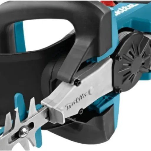 Test Makita DUH752Z : le taille-haie 18V qui remplace (presque) le thermique