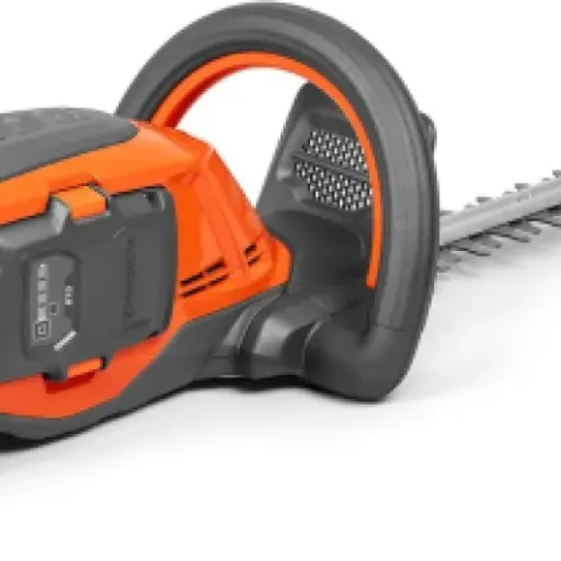 Test Husqvarna 215iHD45 : un taille-haie sans fil sérieux mais pas donné